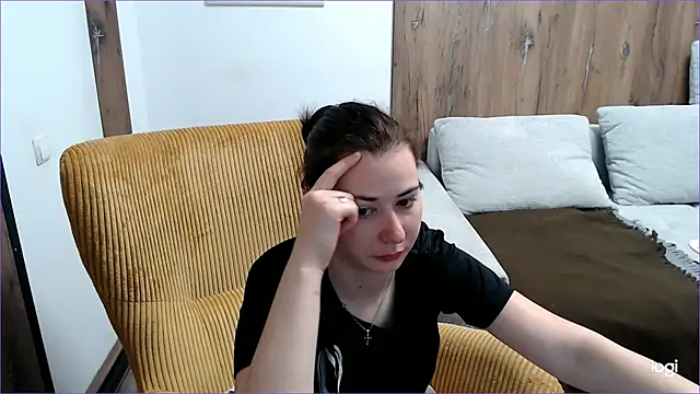 VioletaFlower7 online show from June 28, 2026, 7:25 am