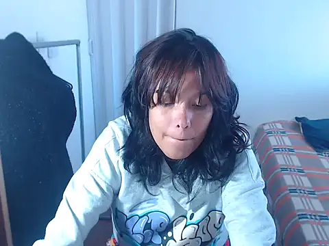 Snapshot of home_vlak chatting on February 22, 2026, 5:33 pm home vlak online show from February 22, 2026, 5:33 pm