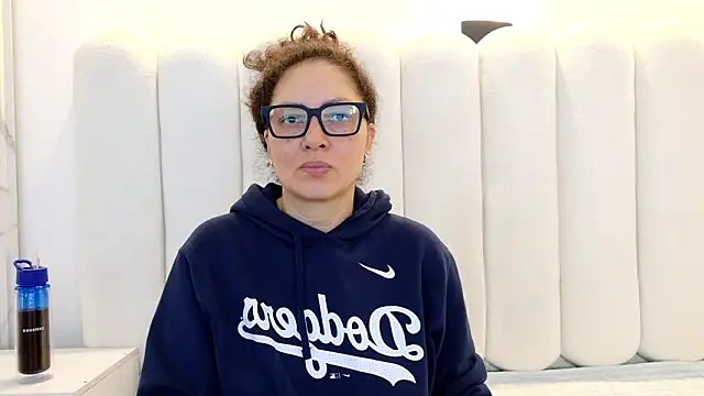 Snapshot of Juliabadlee chatting on February 3, 2026, 11:43 pm Juliabadlee online show from February 3, 2026, 11:43 pm