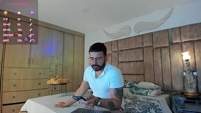 petterwilly1 online show from February 15, 2025, 2:44 pm