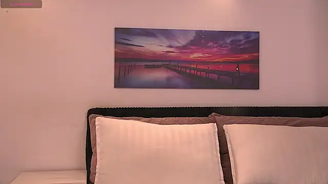 Snapshot of EmaCourtis chatting on October 28, 2025, 11:47 am EmaCourtis online show from October 28, 2025, 11:47 am