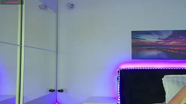 Snapshot of EmaCourtis chatting on January 9, 2026, 9:12 am EmaCourtis online show from January 9, 2026, 9:12 am