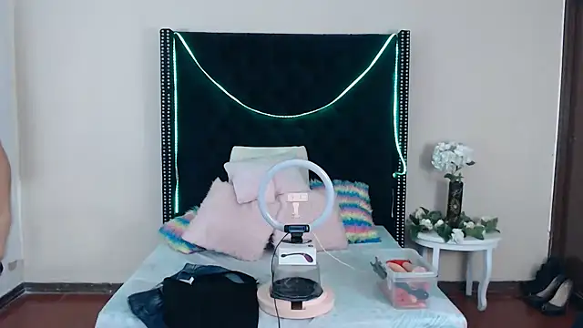 VioletaaaSlave online show from September 19, 2025, 11:44 am