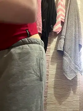 Snapshot of Romsticks chatting on March 10, 2026, 7:02 am Romsticks online show from March 10, 2026, 7:02 am