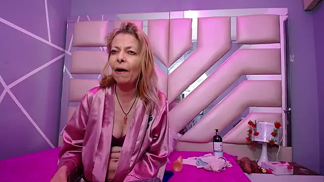 sophia ny online show from February 25, 2025, 10:29 pm