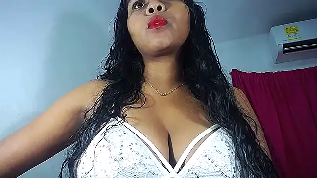 Snapshot of Sashabreck chatting on May 30, 2026, 2:52 am Sashabreck online show from May 30, 2026, 2:52 am