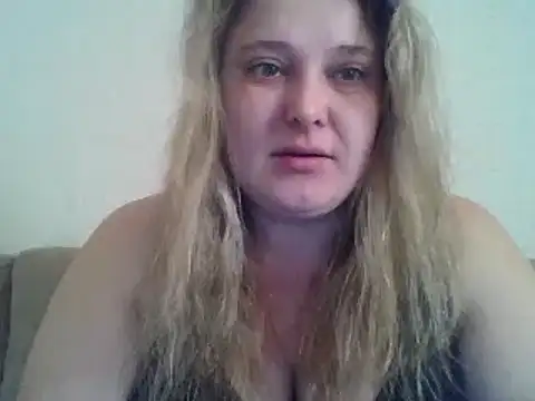 Snapshot of ParisMimi chatting on February 4, 2026, 7:25 am ParisMimi online show from February 4, 2026, 7:25 am