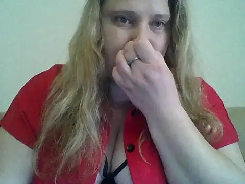 Snapshot of ParisMimi chatting on April 22, 2026, 10:39 am ParisMimi online show from April 22, 2026, 10:39 am