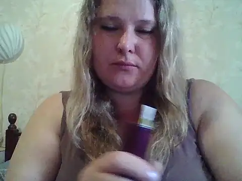 Snapshot of ParisMimi chatting on May 26, 2026, 7:15 am ParisMimi online show from May 26, 2026, 7:15 am