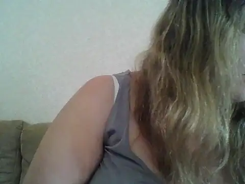 Snapshot of ParisMimi chatting on June 1, 2026, 8:16 am ParisMimi online show from June 1, 2026, 8:16 am
