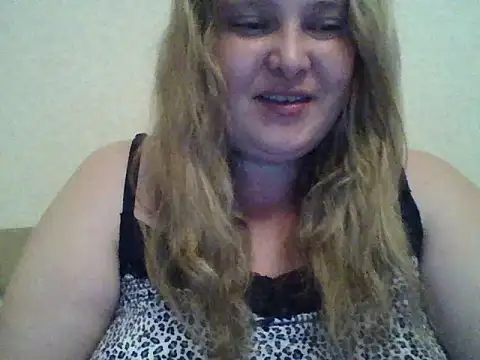 Snapshot of ParisMimi chatting on June 8, 2026, 8:31 pm ParisMimi online show from June 8, 2026, 8:31 pm