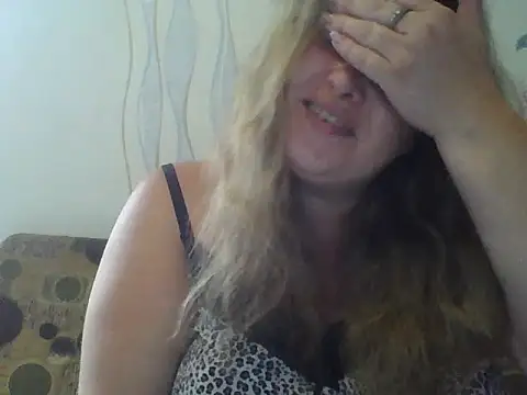 Snapshot of ParisMimi chatting on July 21, 2026, 5:54 am ParisMimi online show from July 21, 2026, 5:54 am