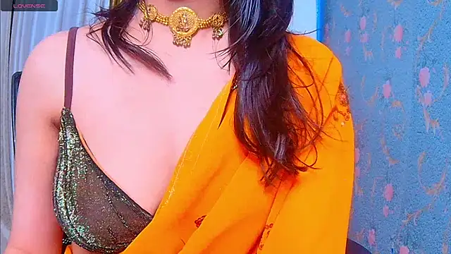 Snapshot of Aashika-Kaur chatting on December 8, 2024, 3:32 am Aashika-Kaur online show from December 8, 2024, 3:32 am