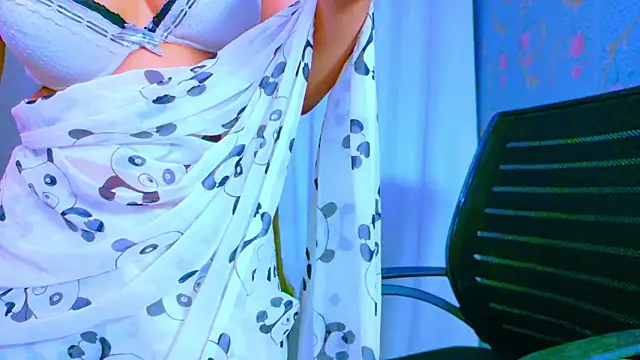 Snapshot of Aashika-Kaur chatting on March 11, 2025, 3:48 am Aashika-Kaur online show from March 11, 2025, 3:48 am