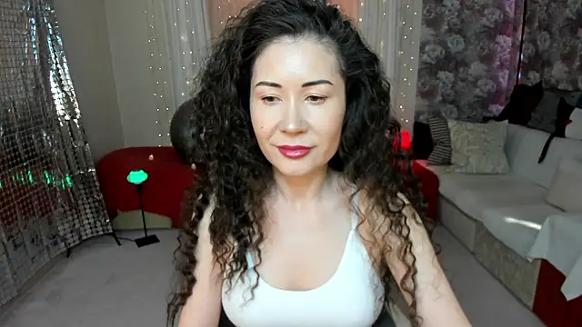 Snapshot of KarinaSweeety chatting on January 15, 2025, 8:41 am KarinaSweeety online show from January 15, 2025, 8:41 am