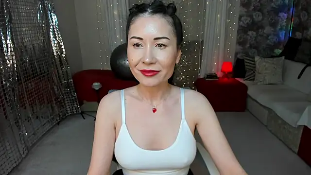 Snapshot of KarinaSweeety chatting on January 28, 2025, 11:06 am KarinaSweeety online show from January 28, 2025, 11:06 am