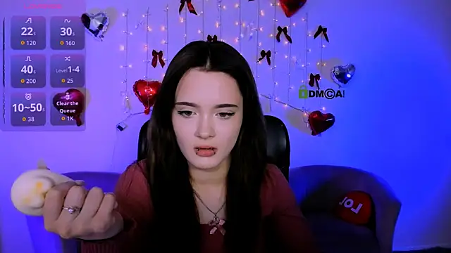 liana kisses online show from March 11, 2026, 7:53 pm