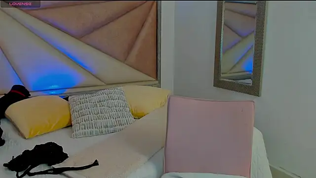 BarbaraKnox  online show from March 26, 2026, 11:38 am