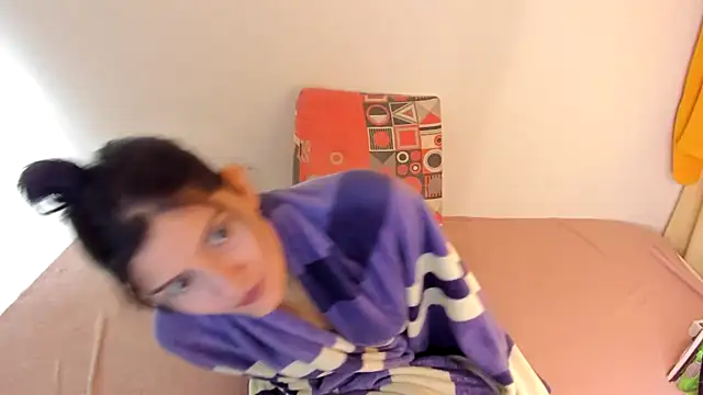 misstoya online show from February 9, 2025, 12:06 am