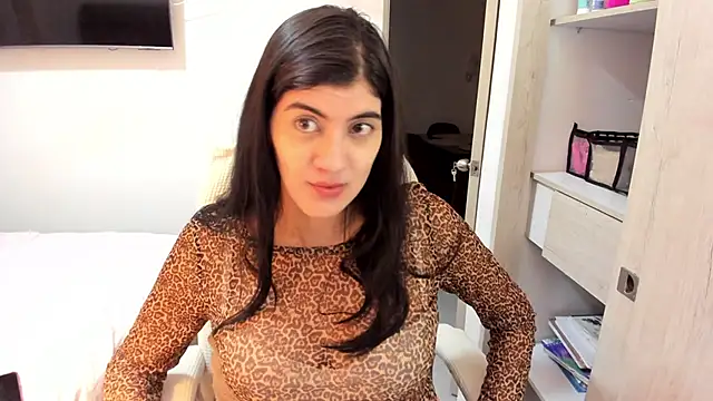 misstoya online show from November 10, 2025, 10:31 pm