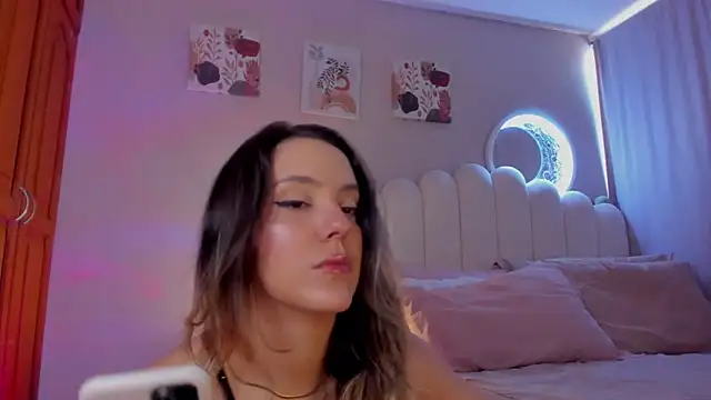 Snapshot of martinaaricci chatting on November 17, 2025, 2:34 pm martinaaricci online show from November 17, 2025, 2:34 pm