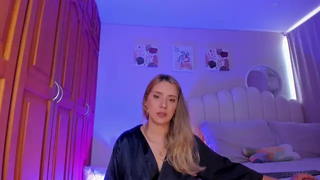 Snapshot of martinaaricci chatting on February 9, 2026, 3:27 pm martinaaricci online show from February 9, 2026, 3:27 pm