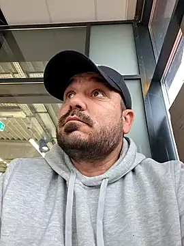 Futacisu online show from November 30, 2025, 8:07 am