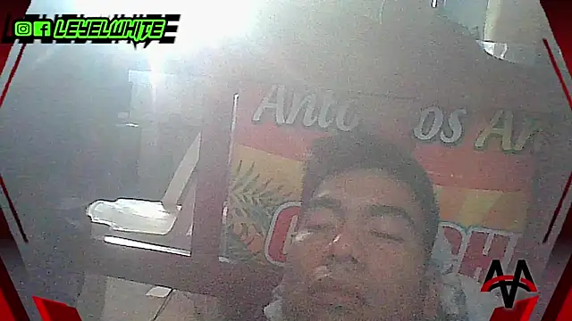 Snapshot of leyel00155 chatting on October 19, 2025, 11:44 am leyel00155 online show from October 19, 2025, 11:44 am