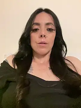 Snapshot of AndreaValencia chatting on March 10, 2025, 5:00 am AndreaValencia online show from March 10, 2025, 5:00 am