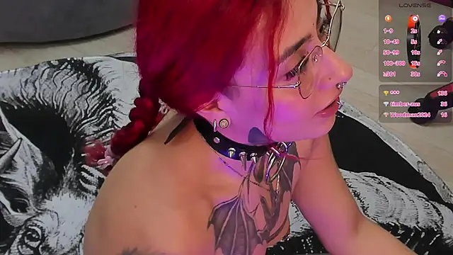 Snapshot of selene_red_ chatting on February 8, 2025, 9:46 pm selene red online show from February 8, 2025, 9:46 pm