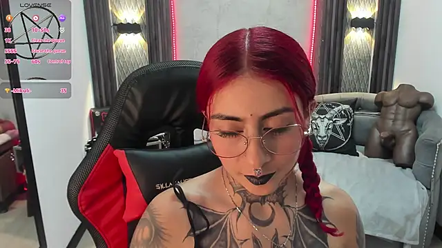 Snapshot of selene_red_ chatting on February 20, 2025, 3:41 pm selene red online show from February 20, 2025, 3:41 pm