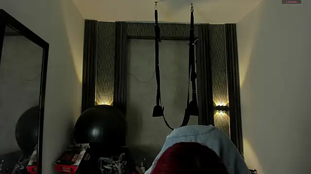 Snapshot of selene_red_ chatting on October 7, 2025, 1:52 pm selene red online show from October 7, 2025, 1:52 pm