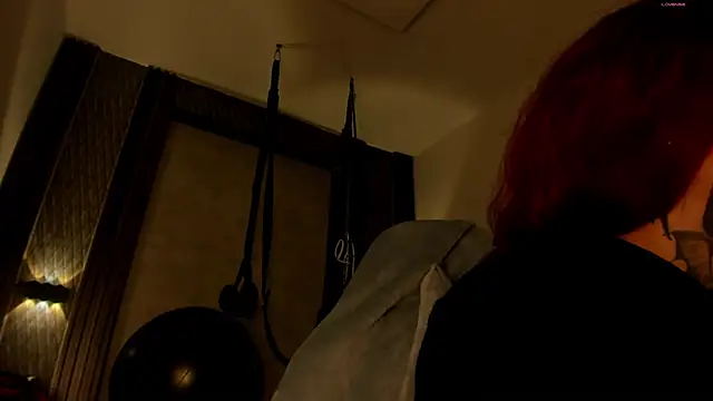 selene red  online show from November 13, 2025, 3:00 pm