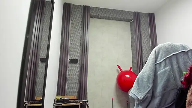 selene red  online show from March 10, 2026, 1:21 am