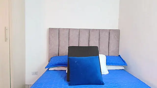 karina lewis  online show from December 28, 2024, 3:15 am