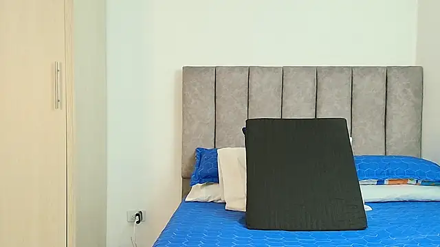 karina lewis  online show from March 22, 2025, 3:30 am