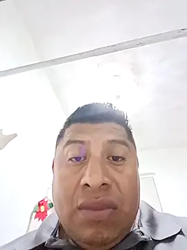 Snapshot of Riatatuil chatting on October 8, 2025, 2:04 pm Riatatuil online show from October 8, 2025, 2:04 pm