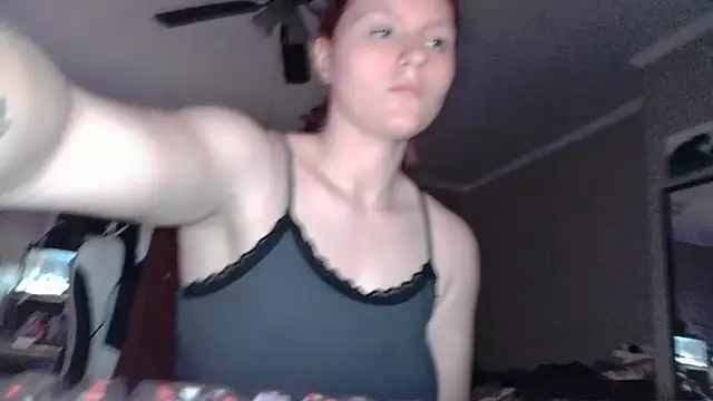 Elliewgfs online show from December 13, 2024, 11:17 pm