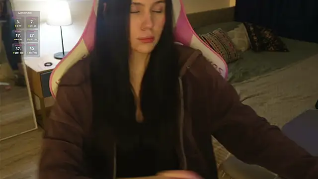 jennetdoll online show from February 19, 2025, 7:38 pm