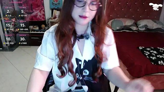 Snapshot of Avril2001 chatting on February 7, 2026, 4:27 am Avril2001 online show from February 7, 2026, 4:27 am