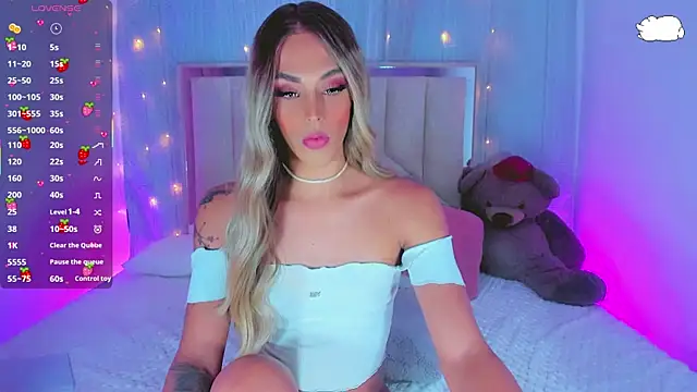 AlanaBekeer online show from April 14, 2026, 9:21 pm