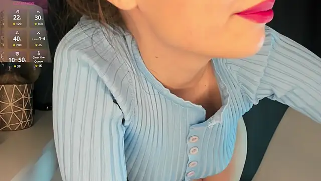 Kelly  bon online show from September 22, 2025, 10:12 pm