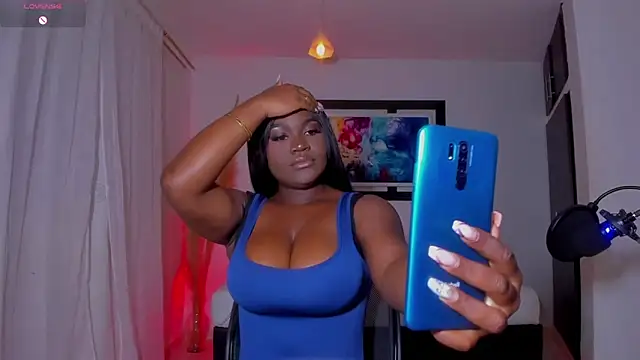 Snapshot of Scarlett_811 chatting on December 13, 2025, 8:04 pm Scarlett 811 online show from December 13, 2025, 8:04 pm