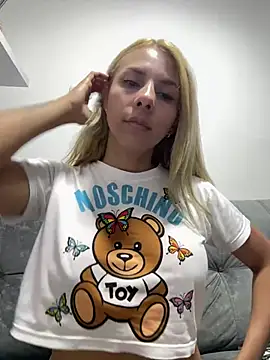 DollMagguie online show from January 22, 2025, 3:09 am