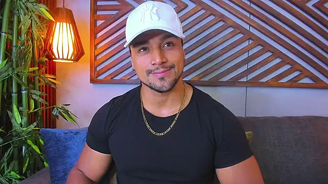 Snapshot of MikeEstevess chatting on January 24, 2025, 3:43 am MikeEstevess online show from January 24, 2025, 3:43 am