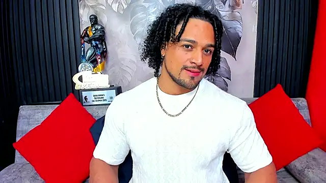 Snapshot of MikeEstevess chatting on February 13, 2026, 8:43 am MikeEstevess online show from February 13, 2026, 8:43 am