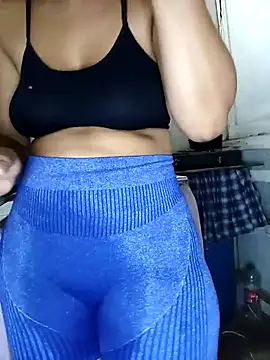 Snapshot of Andreita_95 chatting on February 17, 2025, 11:53 pm Andreita 95 online show from February 17, 2025, 11:53 pm