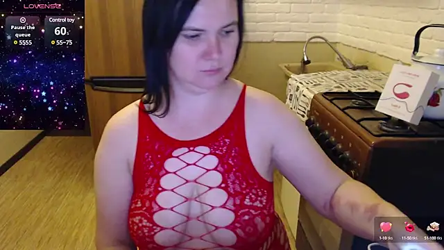 Snapshot of sweetpeash33 chatting on January 13, 2025, 12:24 pm sweetpeash33 online show from January 13, 2025, 12:24 pm