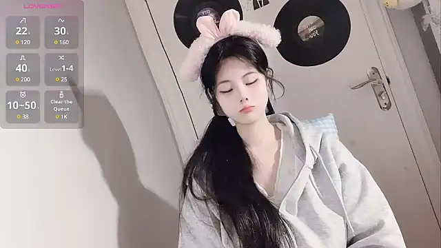 Qedgjwyz1 online show from March 17, 2025, 3:36 am