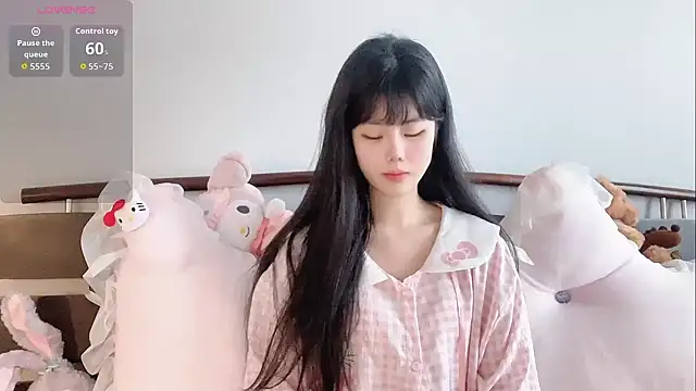 Qedgjwyz1 online show from April 13, 2026, 10:43 am